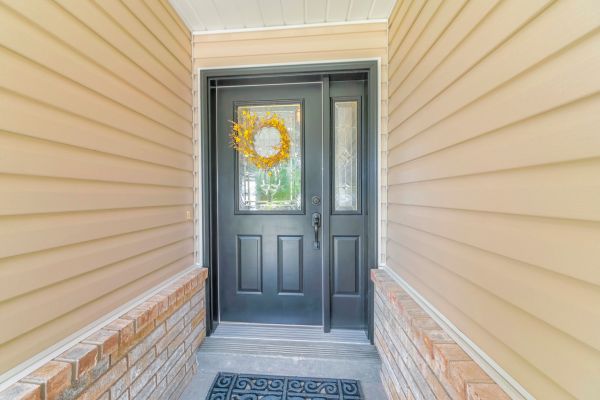 Siding Panel Repair in Brentwood