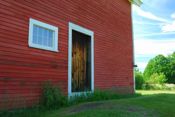Wood Barn Siding Installation in Brentwood